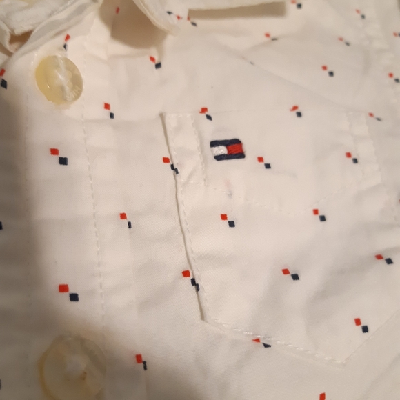 Boys Tommy Hilfiger Dress Shirt, L- Sleeve Colors White Red And Blue Size 6-9M - Picture 2 of 10